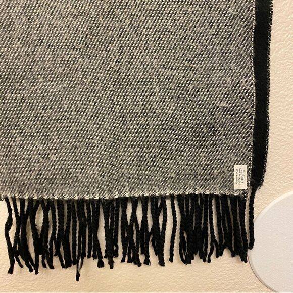 Gray black 100% cashmere made in England fringe scarf 10x66 men’s women’s - Picture 6 of 7